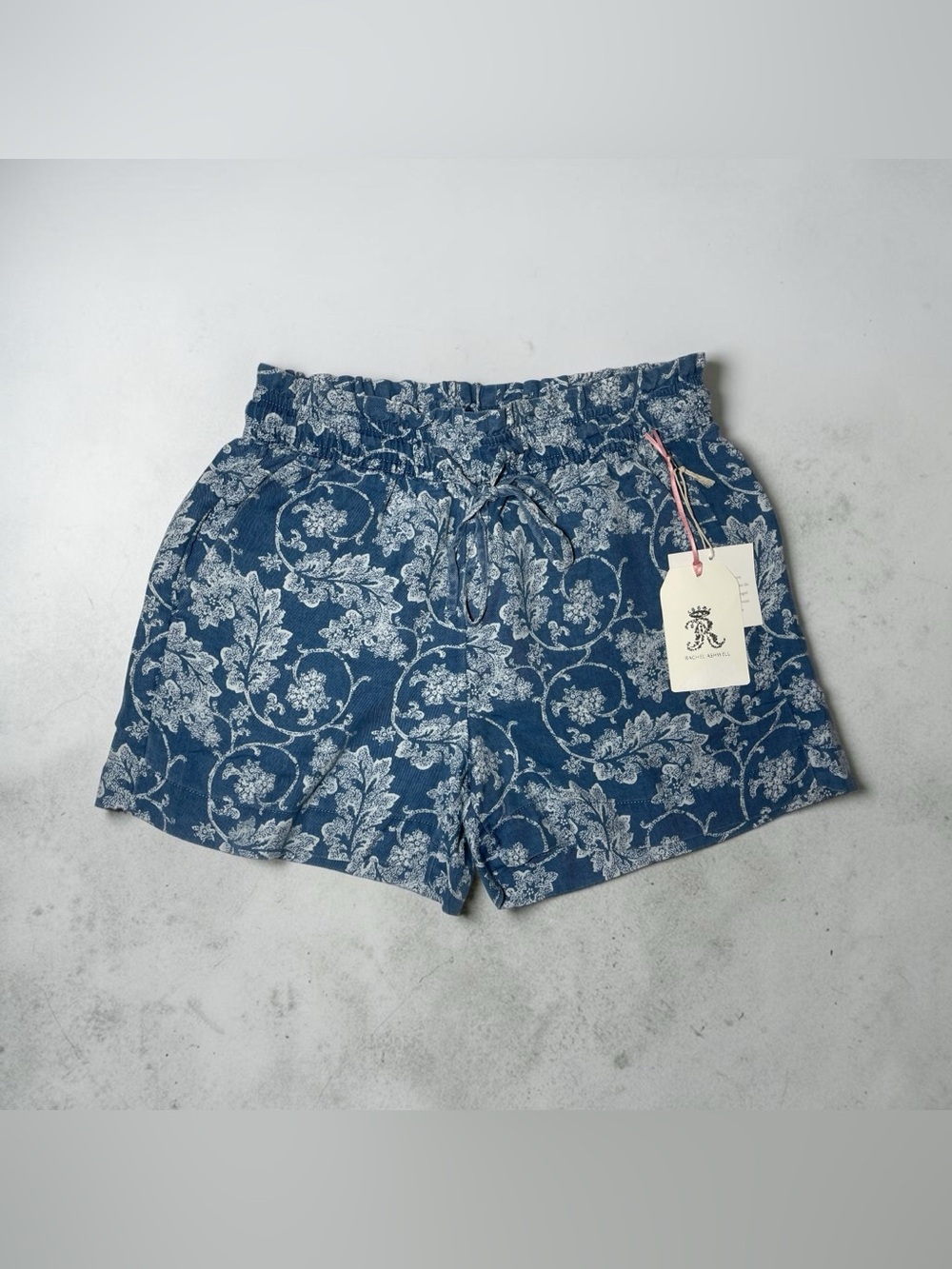 Rachel Ashwell Women’s Pull On Floral Paisley Shorts Size Small NWT